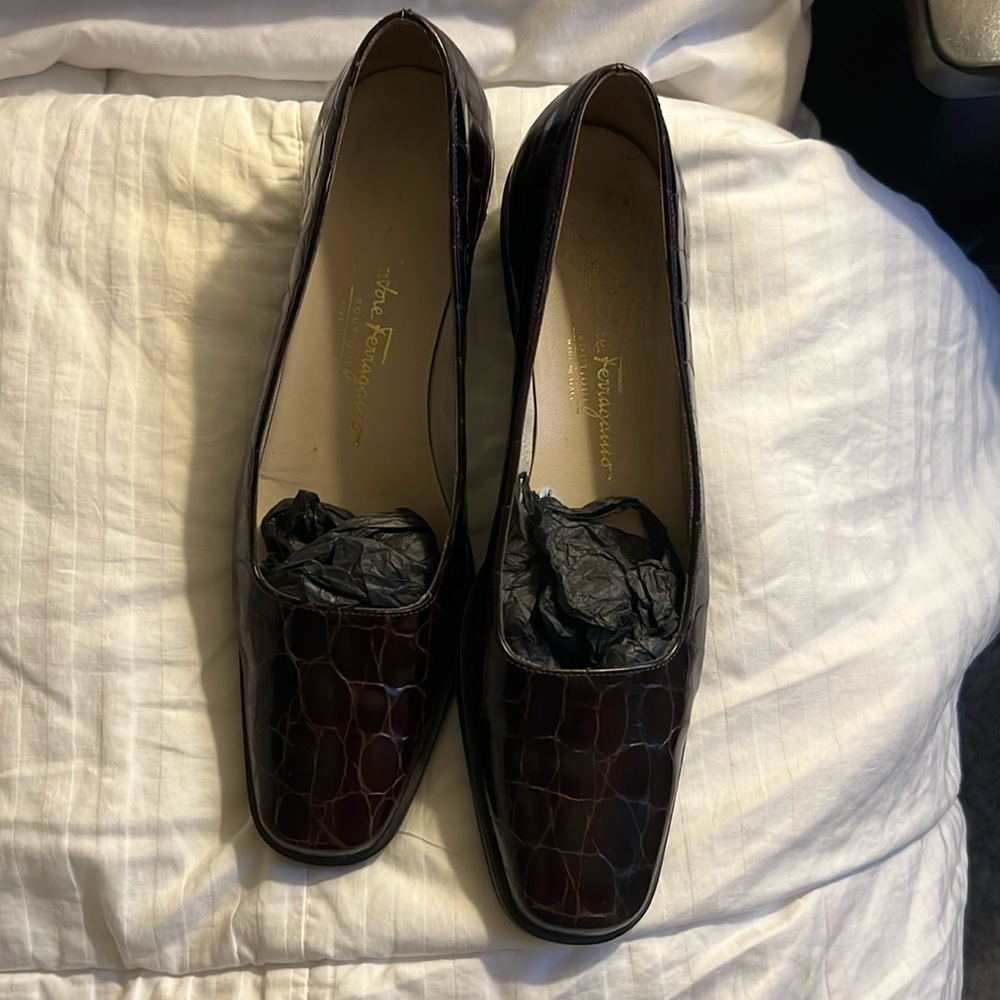 SALVATORE FERRAGAMO BOUTIQUE BROWN CROCODILE LEATHER WEDGE LOAFERS